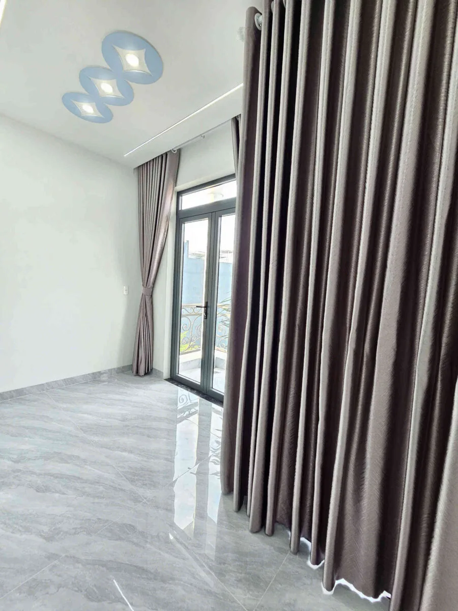 Bán nhà mới 1T2L 4x16m hoàn công, đường D1 KDC Icon Central, full nội thất (Trục chính)