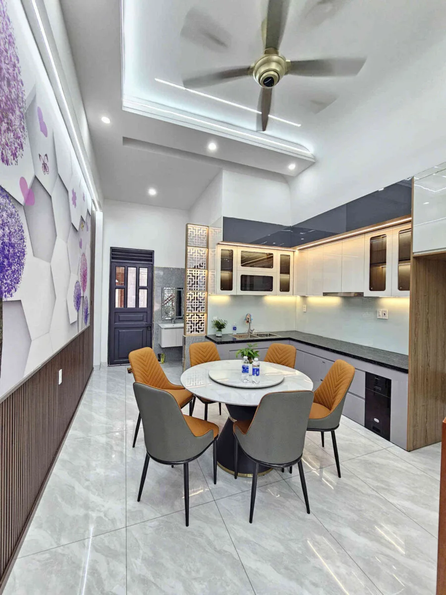 Bán nhà mới 1T2L 4x16m hoàn công, đường D1 KDC Icon Central, full nội thất (Trục chính)