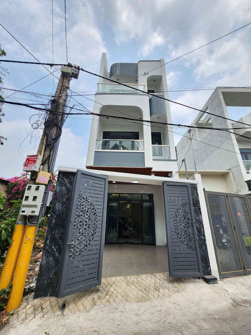 Bán nhà mới 1T2L 4.3x16.5m, hẻm Nguyễn Thị Tồn (hoàn công, full nội thất)