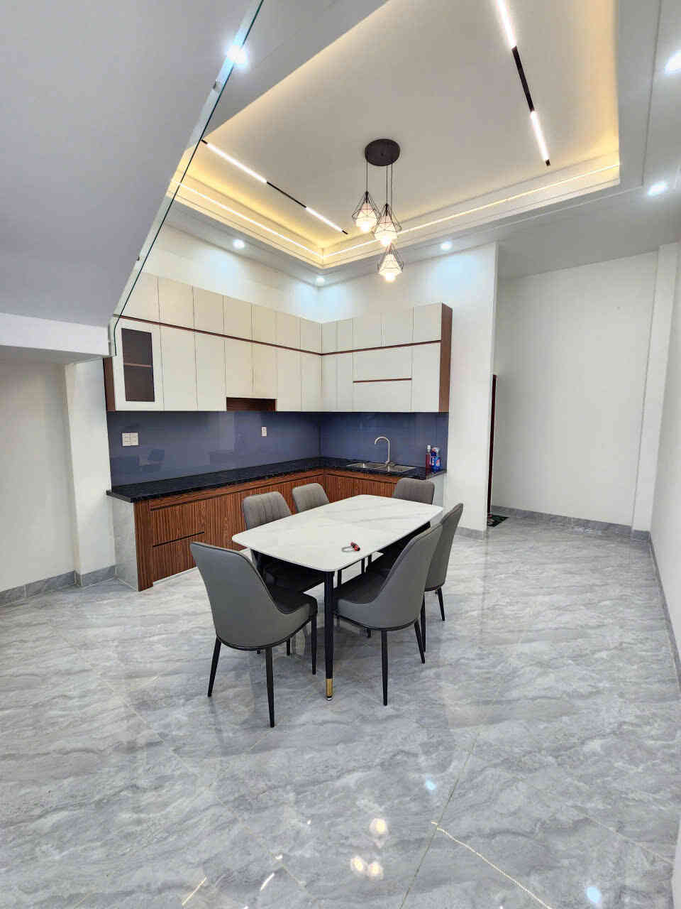 Bán nhà mới 1T2L 4.3×16.5m, hẻm Nguyễn Thị Tồn (hoàn công, full nội thất)