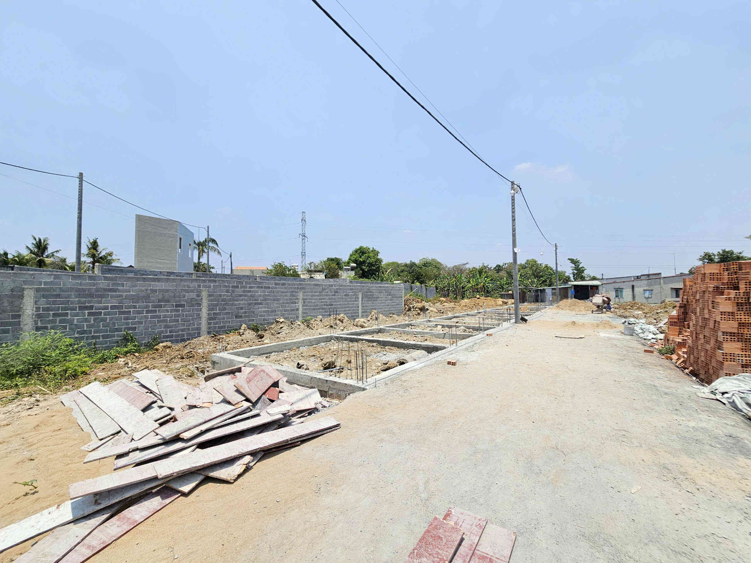 Bán nhà mới (đang xây) 1T1L 12.5x5m hoàn công, hẻm Bùi Hữu Nghĩa p. Biên Hòa