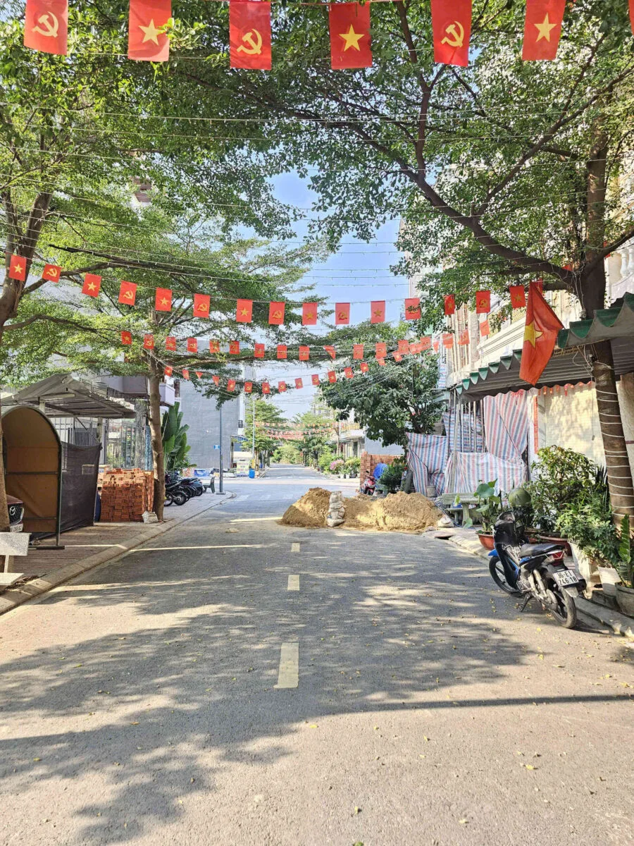 Bán đất 4×24.5m, đường D8 KDC Phú Huy (Không vướng cống, tủ điện)
