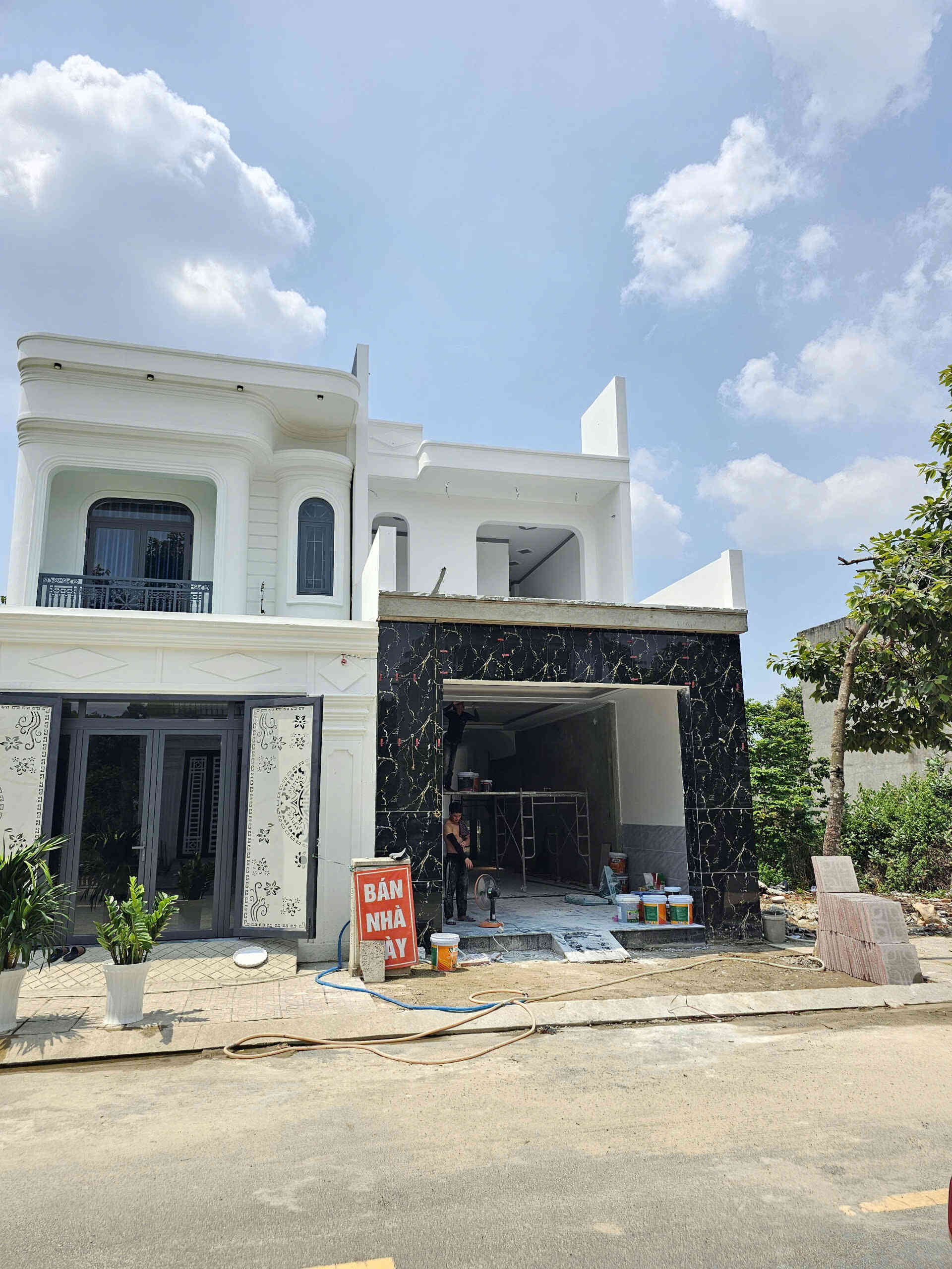 Bán nhà mới (đang xây) 1T1L 5x20m, đường N2 KDC Hội Nghĩa p. Bình Cơ, full nội thất