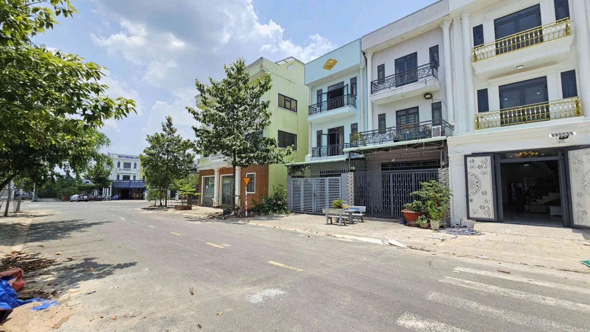 Bán nhà mới 1T2L 5x15m hoàn công, đường N37 KDC Tân Long 2 p. Uyên Hưng, full nội thất