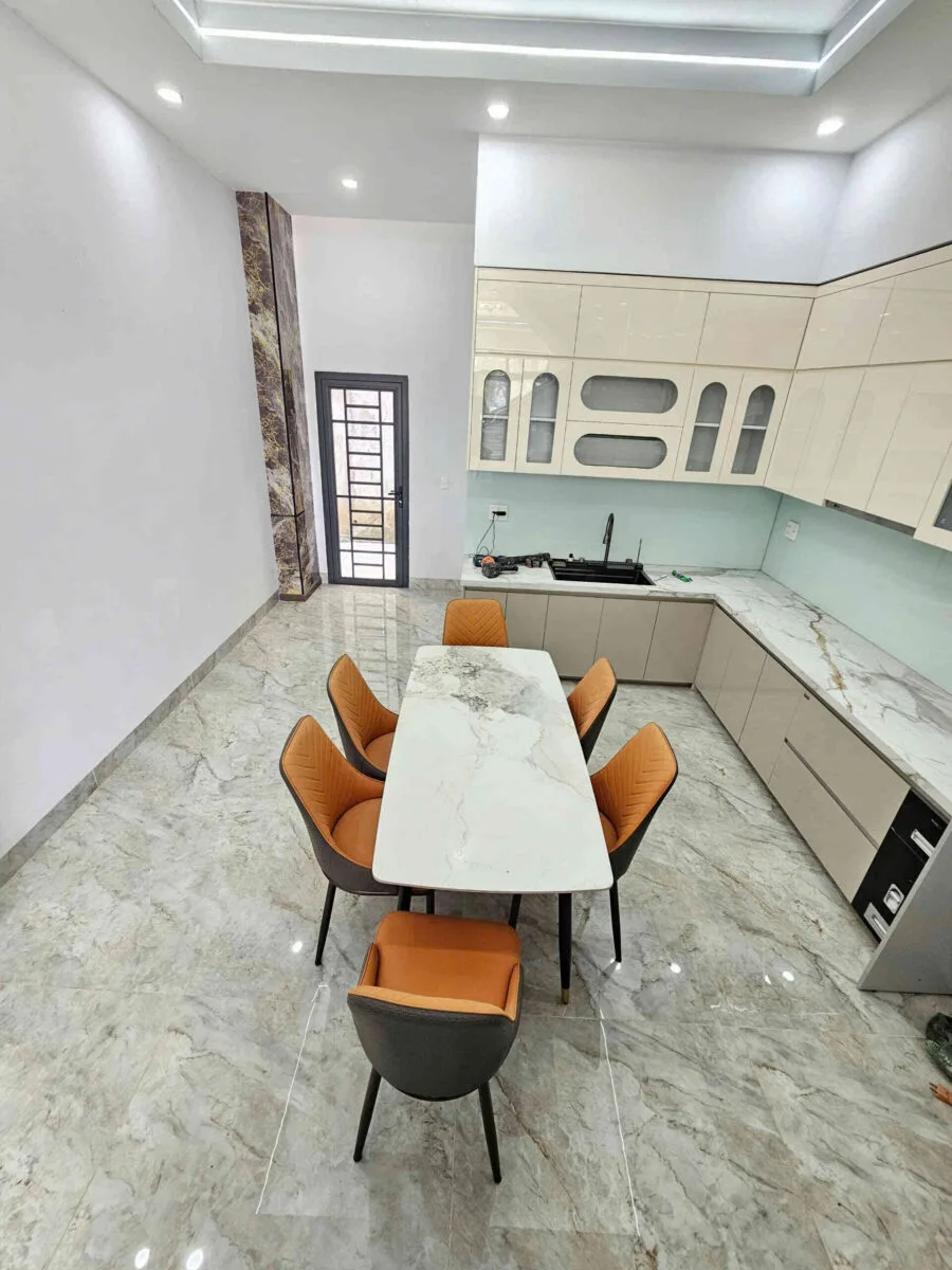 Bán nhà mới 1T1L 4.5x14m hoàn công, đường D2 KDC Hoàng Nam Uyên Hưng p. Tân Uyên, full nội thất