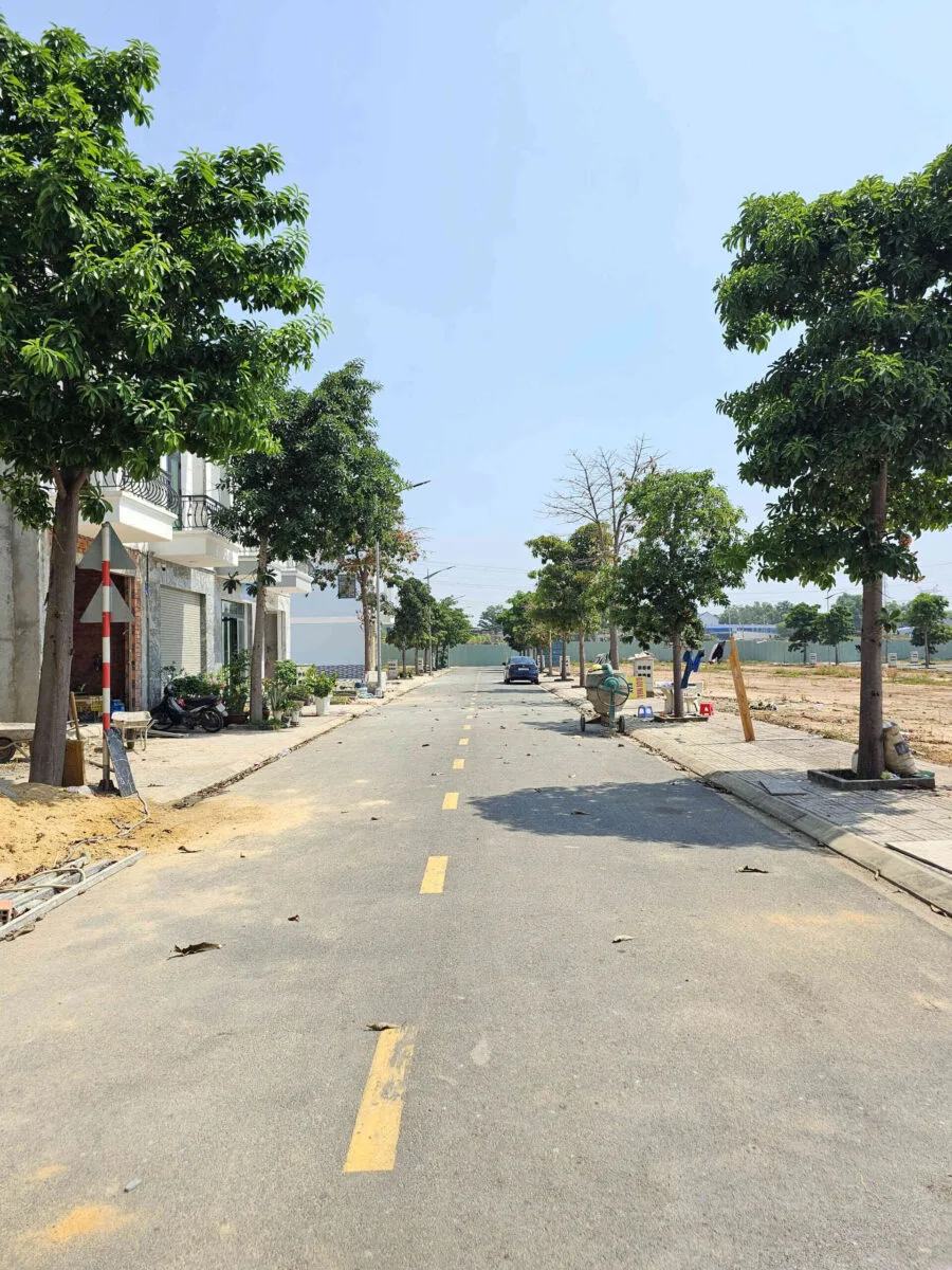 Bán nhà mới (đang xây) 1T1L 4.5x14m hoàn công, đường D2 KDC Hoàng Nam Uyên Hưng p. Tân Uyên, full nội thất