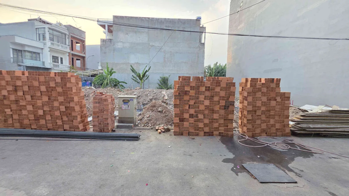 Bán nhà mới (đang xây) 1T2L 12.5x6m hoàn công, hẻm Nguyễn Thị Tồn p. Biên Hòa