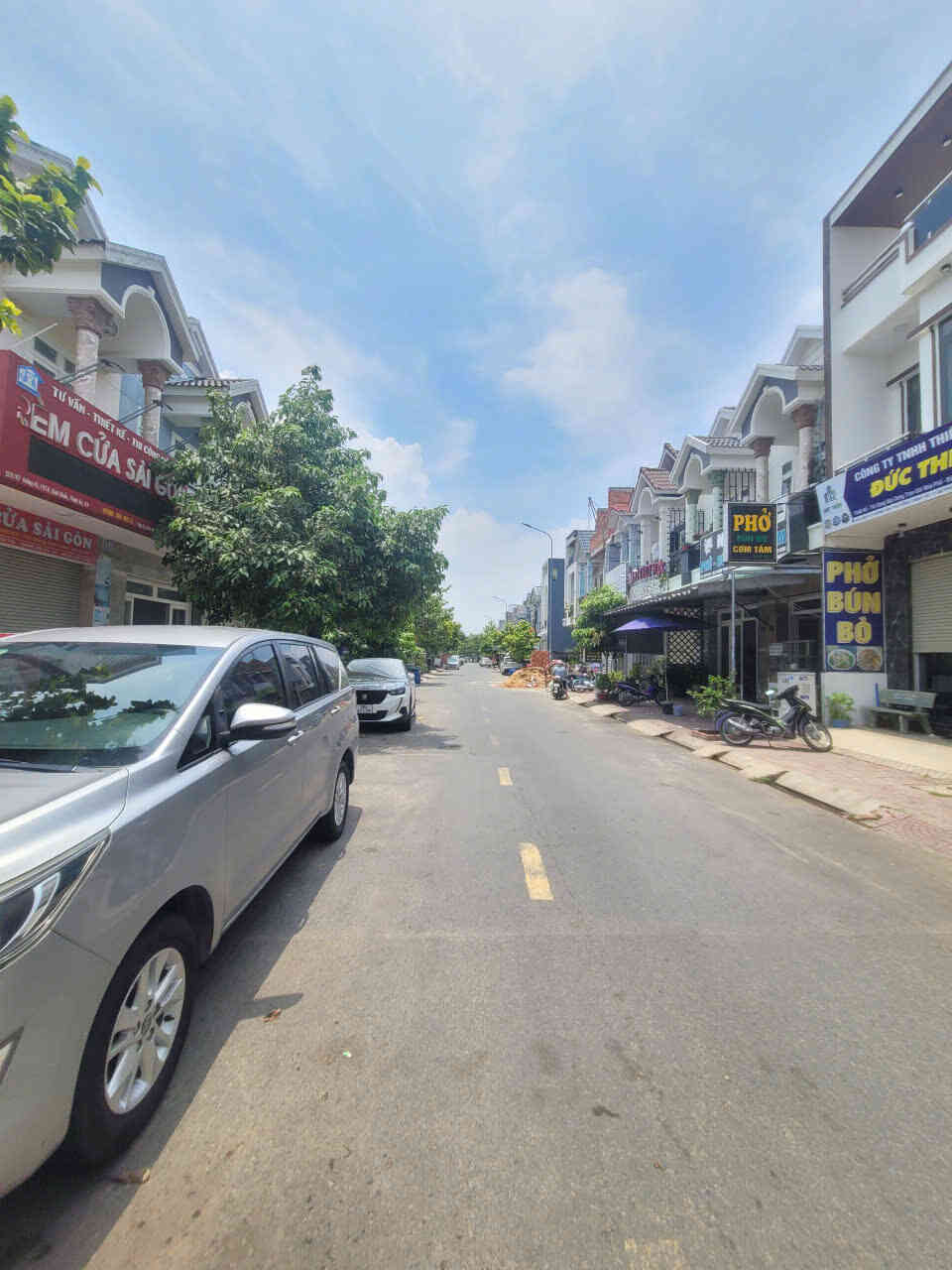 Bán đất 4x18m, đường N1 KDC Phú Hồng Thịnh 8 (Trục chính)