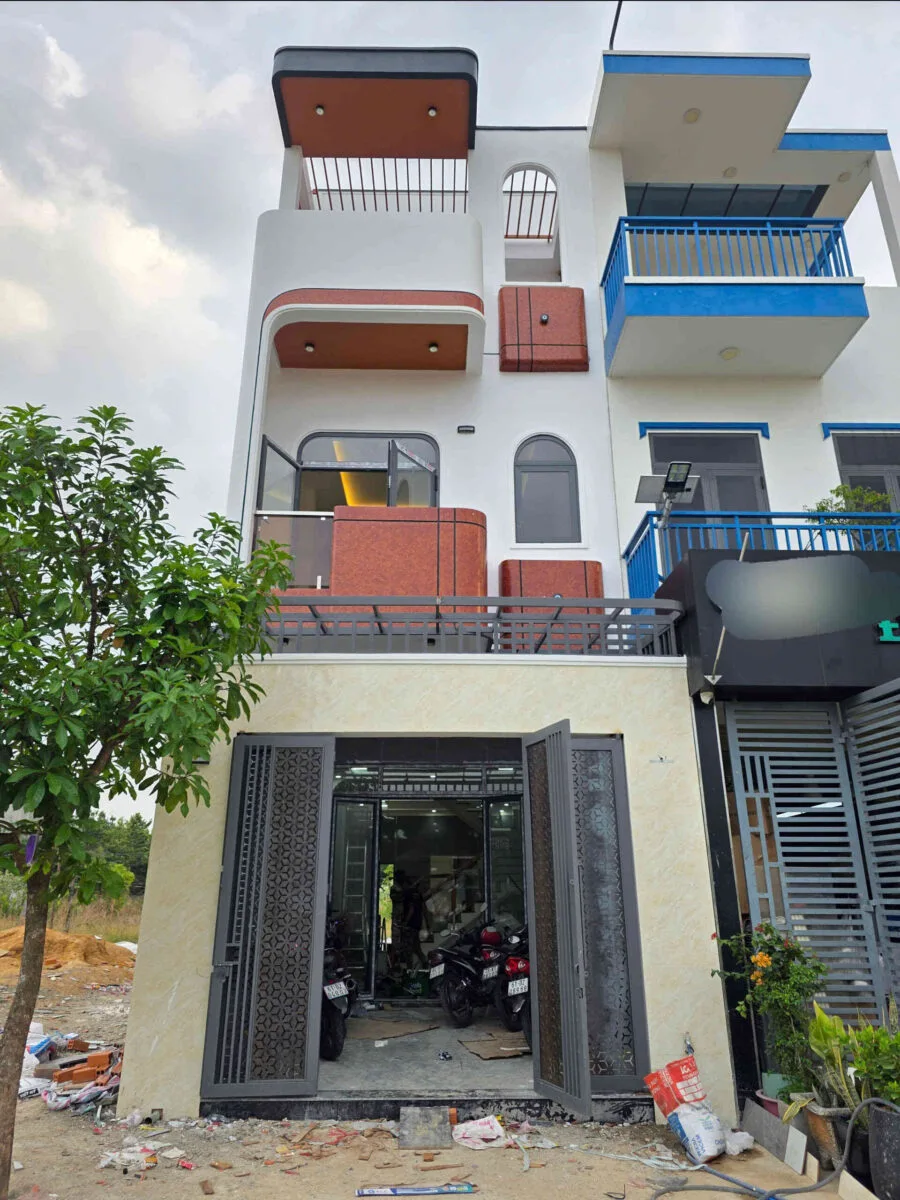 Bán nhà mới (đang xây) 1T2L 4.5x16m, đường N3 KDC Tuấn Điền Phát 1 p Tân Hiệp, full nội thất