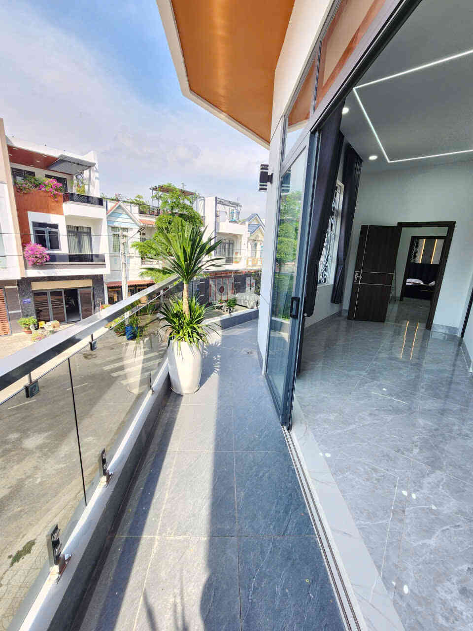 Bán căn góc mới 1T2L 5.1x16m, đường D3 KDC Thái Bình Dương, full nội thất (Hoàn công)
