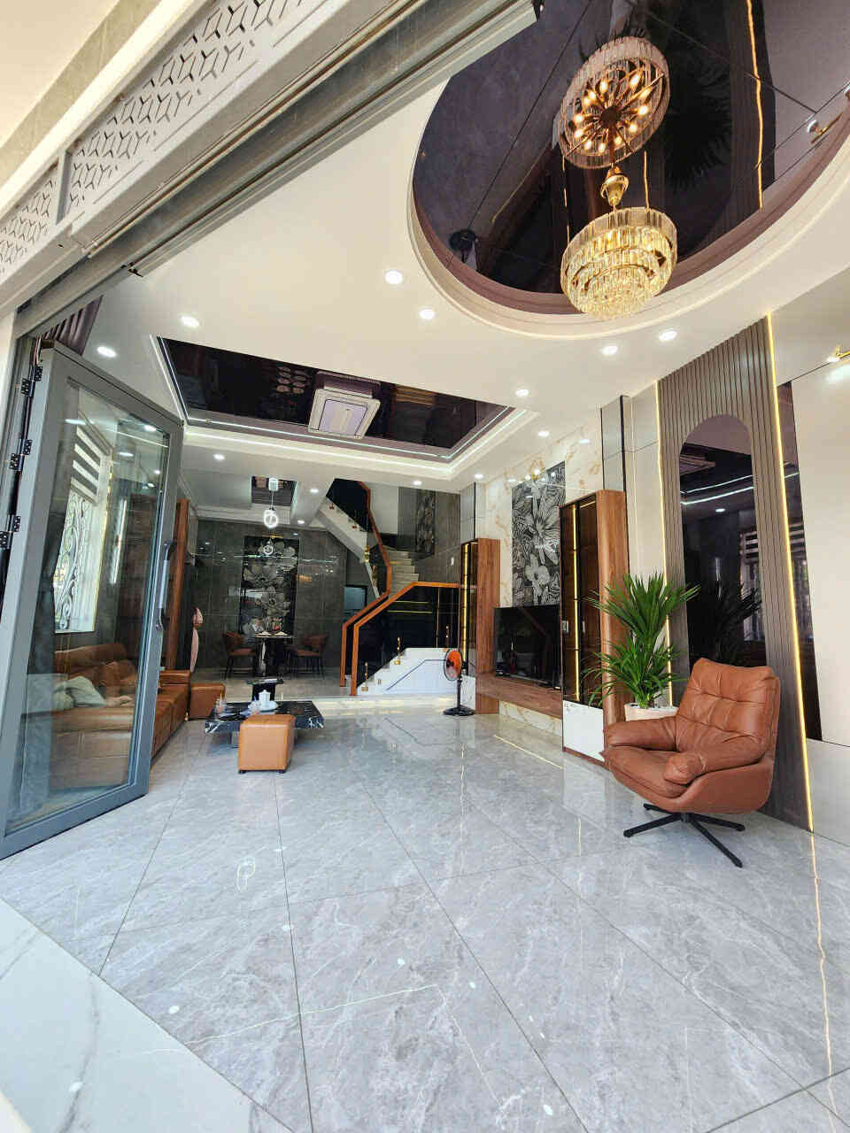 Bán căn góc mới 1T2L 5.1x16m, đường D3 KDC Thái Bình Dương, full nội thất (Hoàn công)
