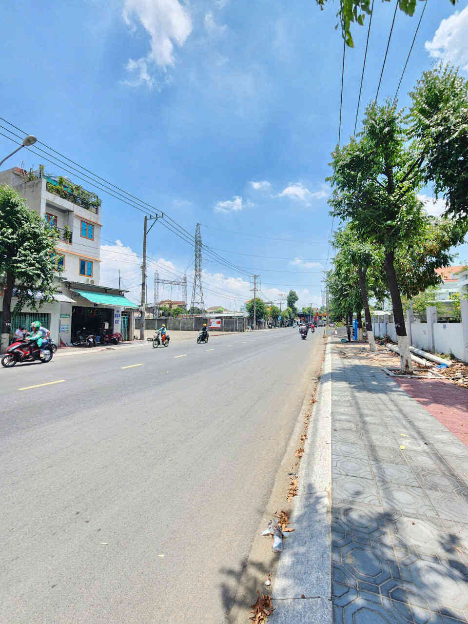 Bán nhà 1T1L 4.5x20m, mặt tiền Hai Bà Trưng p. Tân Đông Hiệp gần TTYT Dĩ An