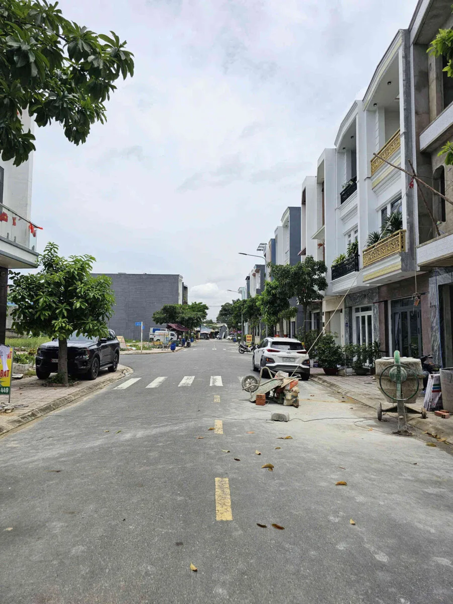 Bán nhà mới 1T2L 4×16.5m, đường D1 KDC Lê Phong An Phú 3 p. An Phú, full nội thất