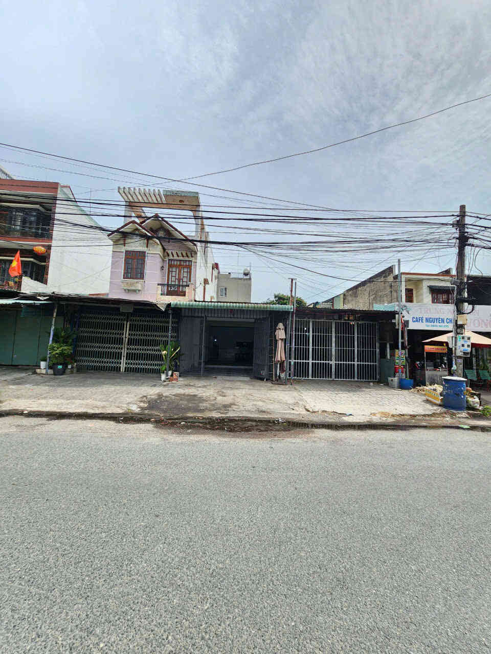 Bán nhà cấp 4 (5x20m), mặt tiền đường số 19 gần chợ Xóm Nghèo