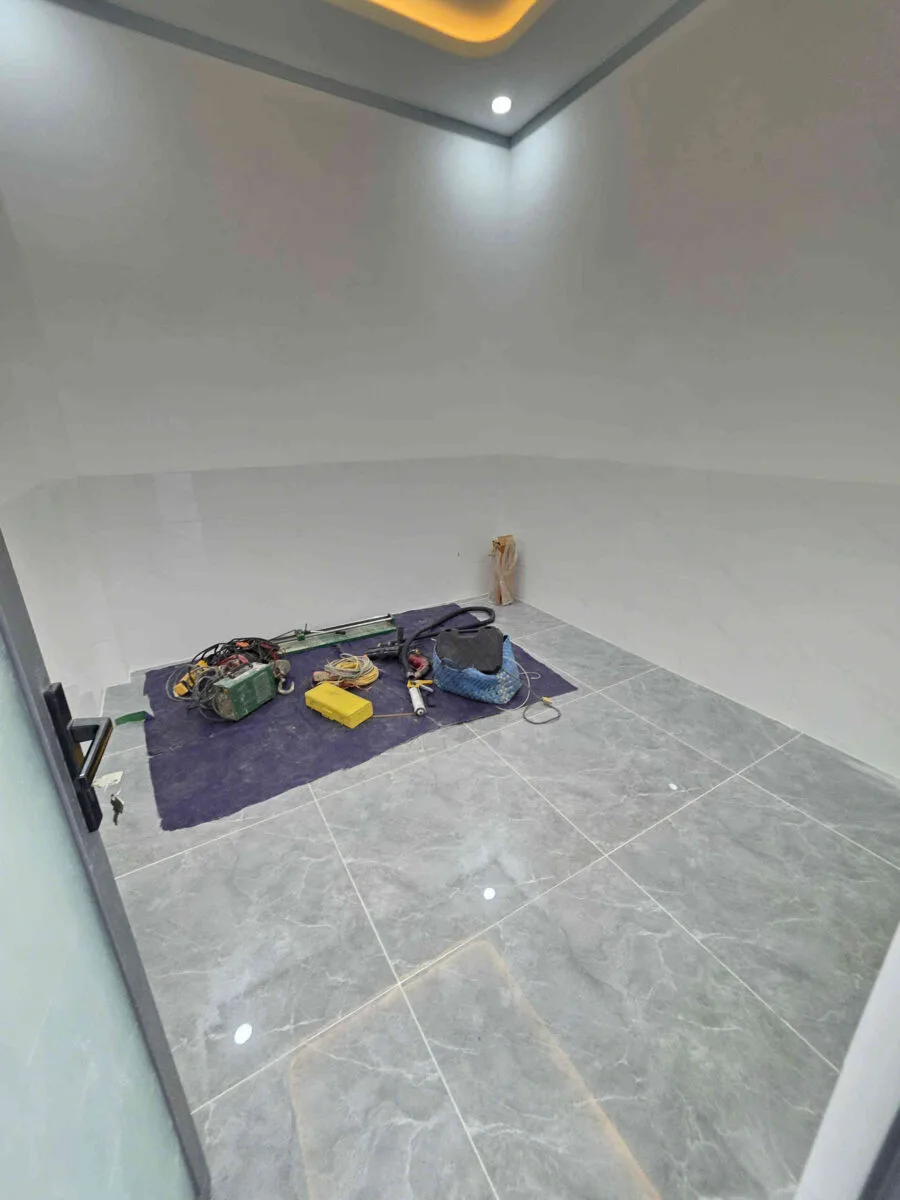 Bán nhà mới 1T1L 5x20m, đường N1 KDC Hội Nghĩa, full nội thất