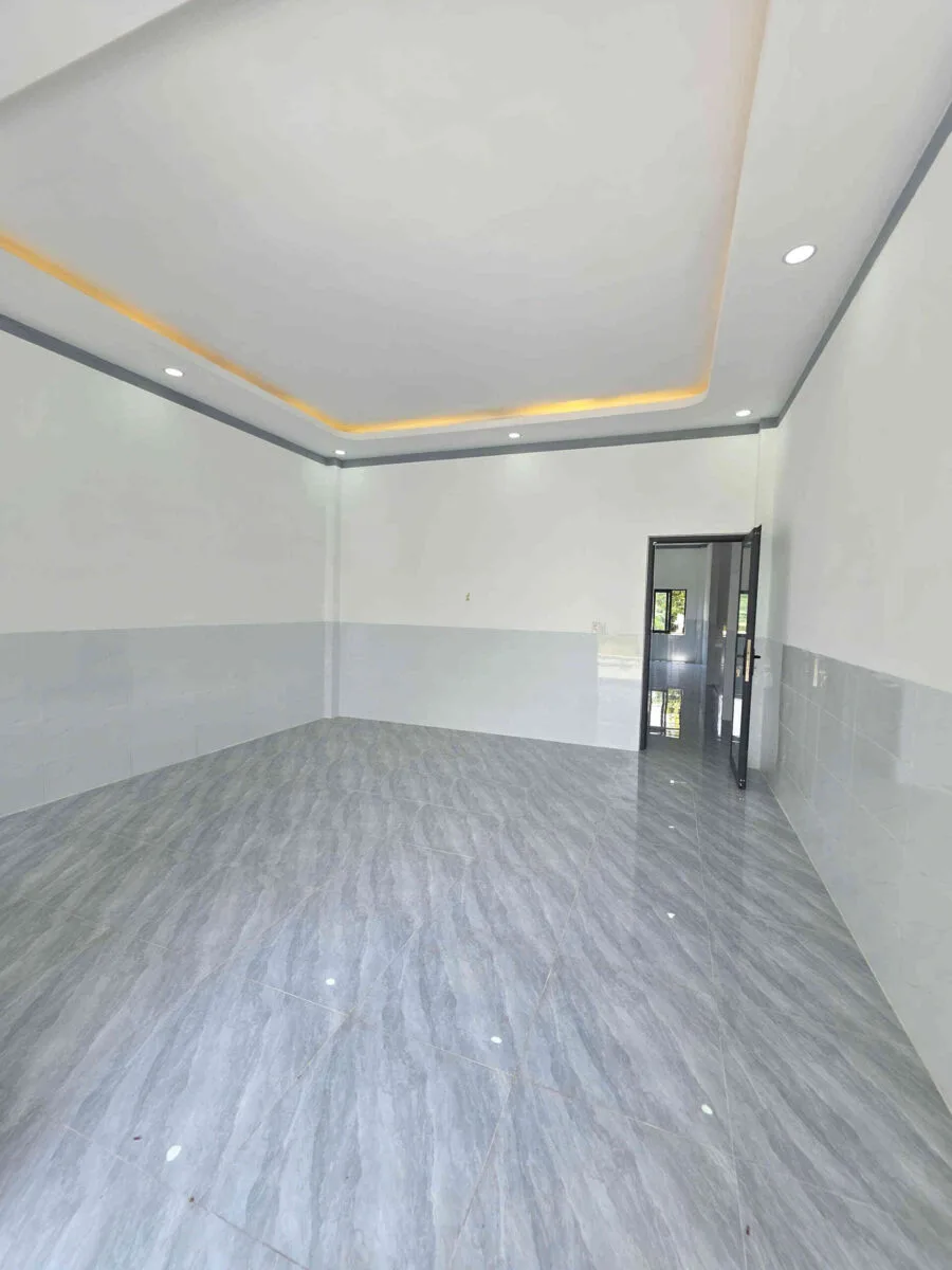 Bán nhà mới 1T1L 5x20m, đường N1 KDC Hội Nghĩa, full nội thất