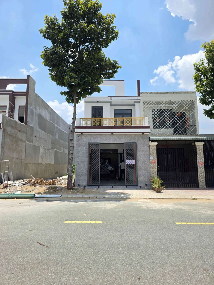 Bán nhà mới 1T1L 5x20m, đường N1 KDC Hội Nghĩa, full nội thất