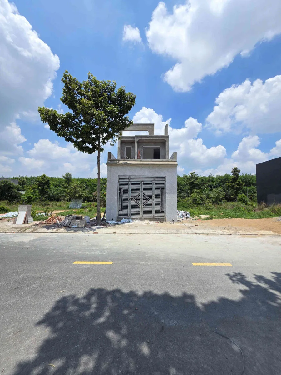 Bán nhà mới (đang xây) 1T1L 5x20m, đường N3 KDC Hội Nghĩa (Không vướng cống, tủ điện)