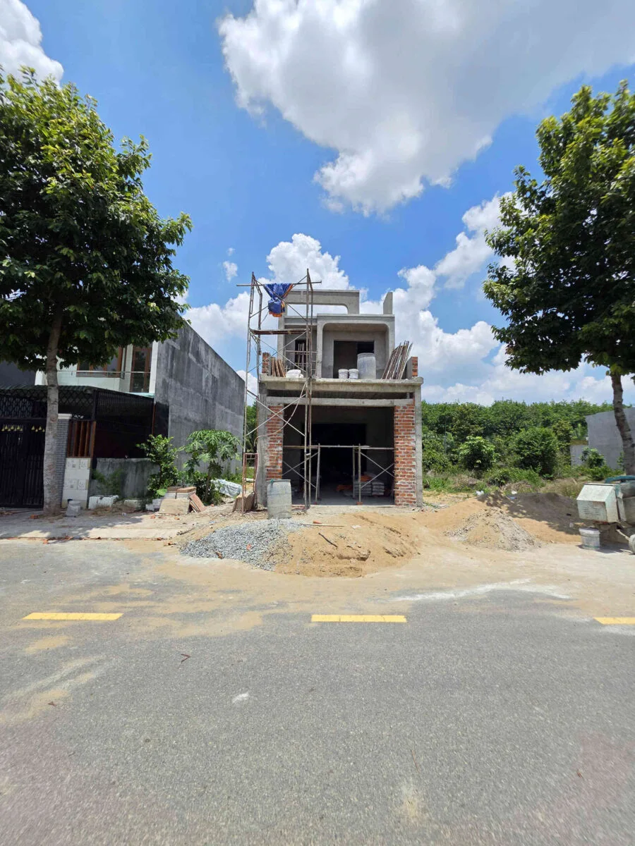 Bán nhà mới (đang xây) 1T1L 5x20m, đường N3 KDC Hội Nghĩa (Không vướng cống, tủ điện)