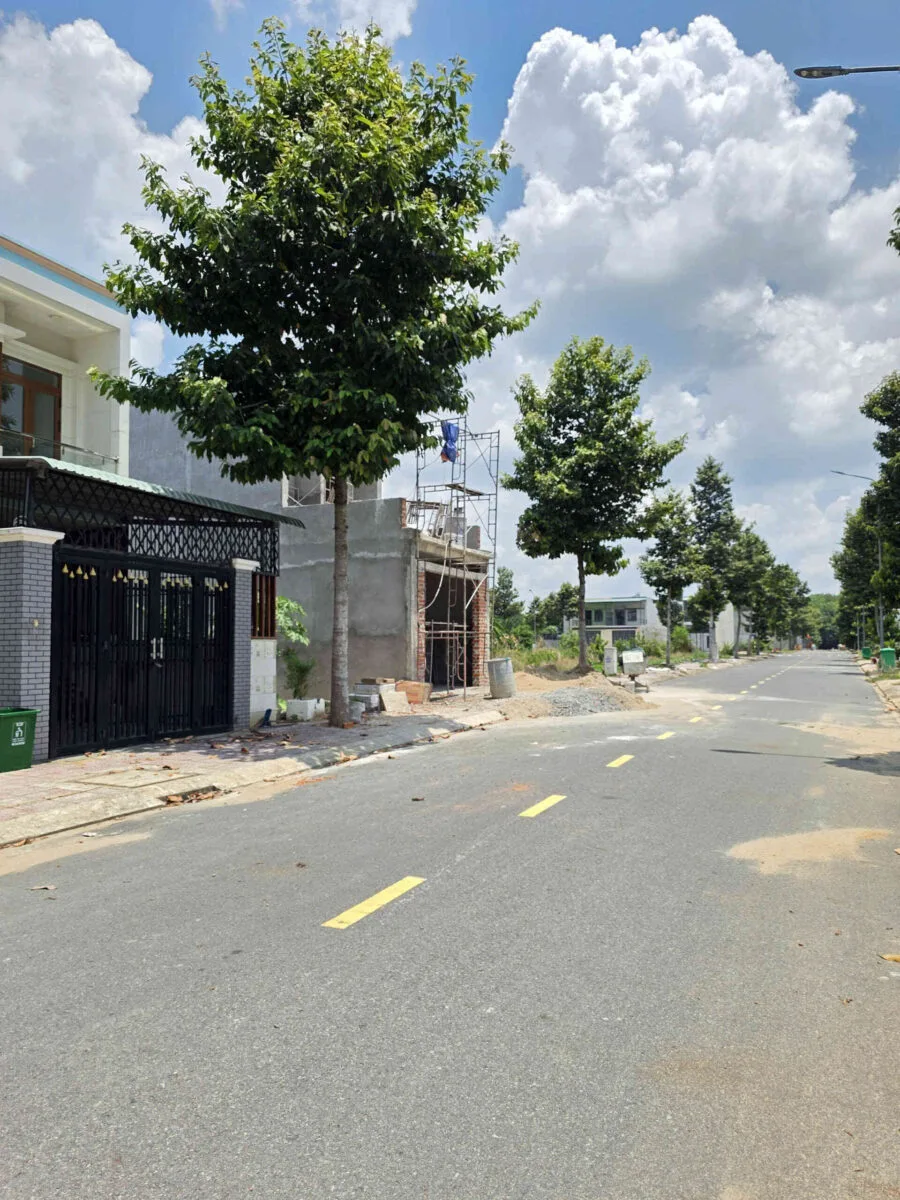 Bán nhà mới (đang xây) 1T1L 5x20m, đường N3 KDC Hội Nghĩa (Không vướng cống, tủ điện)