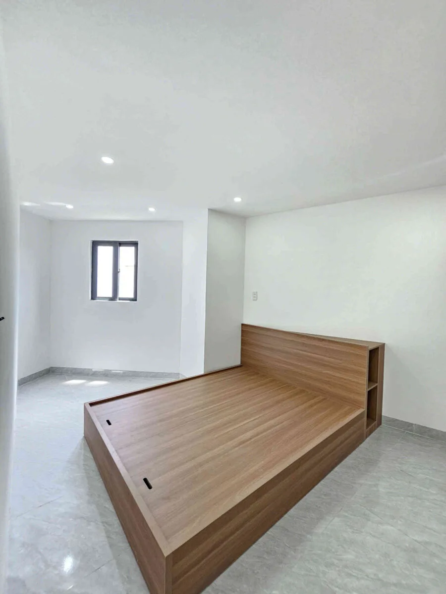 Bán nhà mới 1T1L 5.6x9m, hẻm Nguyễn Tri Phương, tặng nội thất (Thổ cư 100%)