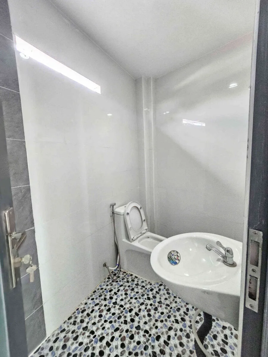 Bán nhà mới 1T1L 5.6x9m, hẻm Nguyễn Tri Phương, tặng nội thất (Thổ cư 100%)
