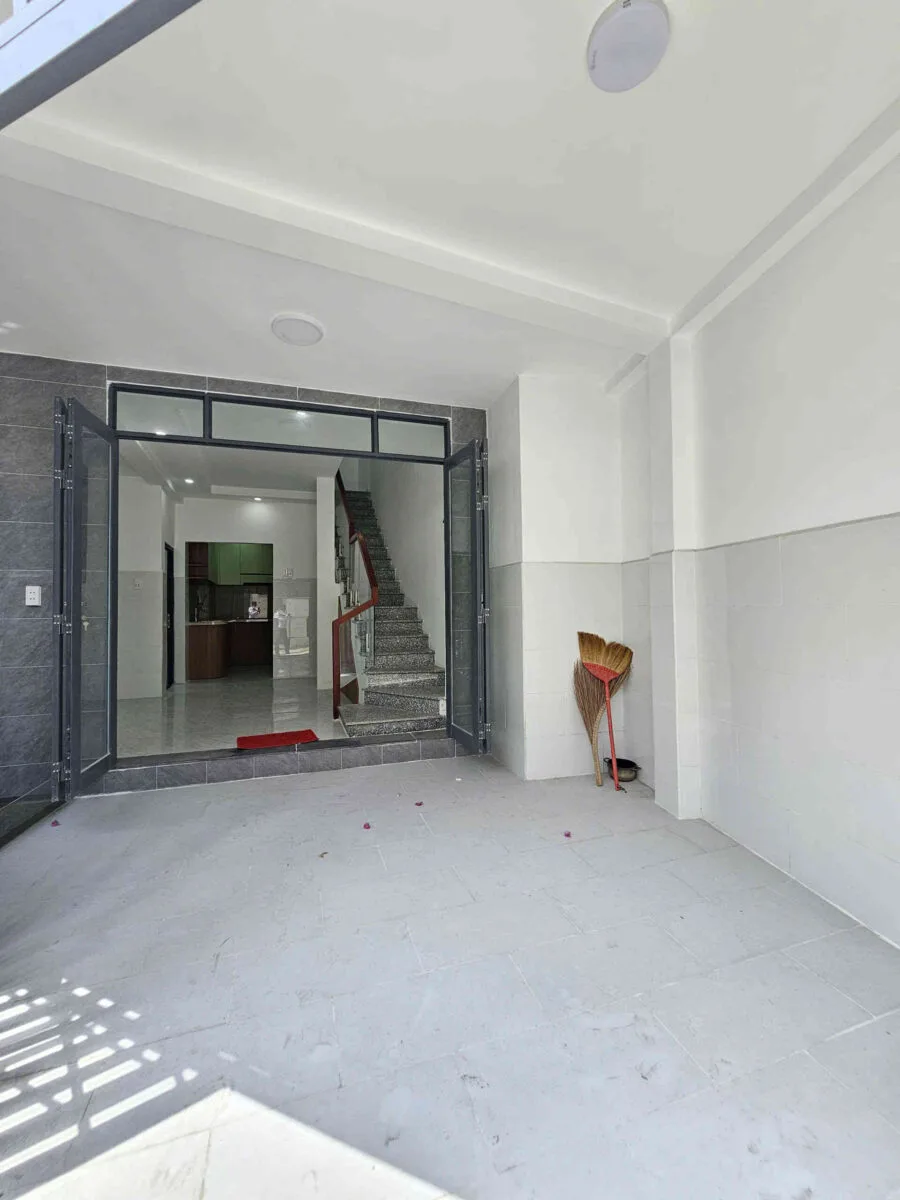 Bán nhà mới 1T1L 5.6x9m, hẻm Nguyễn Tri Phương, tặng nội thất (Thổ cư 100%)