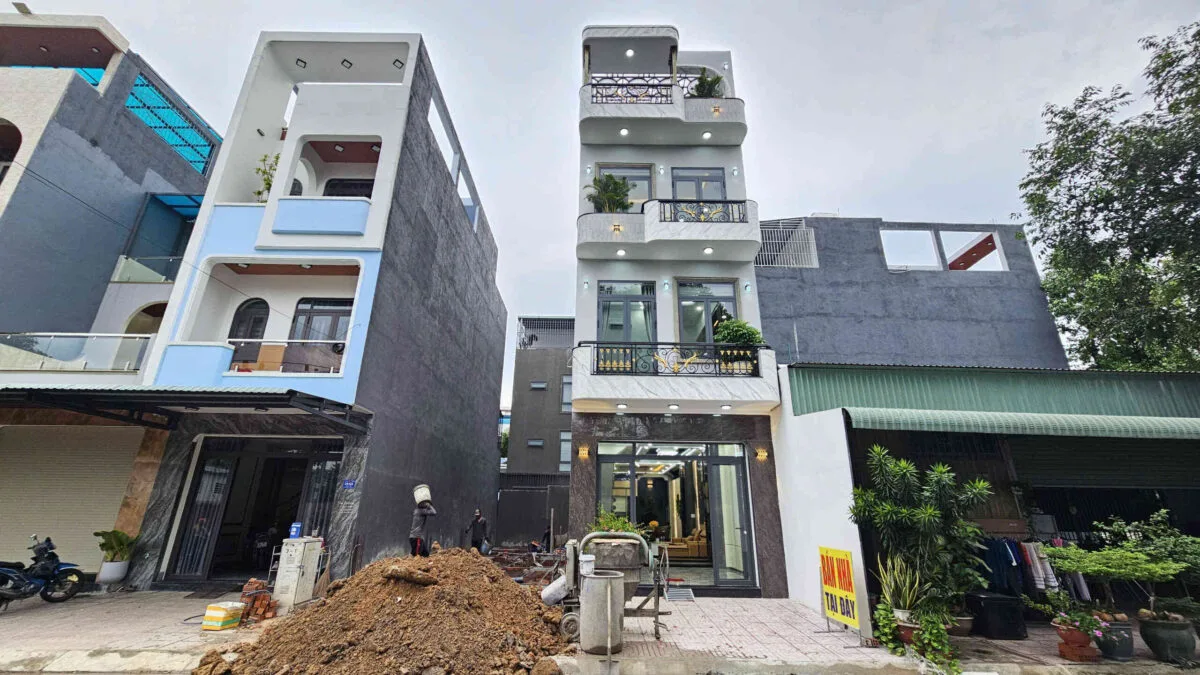 Bán nhà mới 1T2L 4.5x17m, đường số 2 KDC Thanh Bình, full nội thất (Hoàn công)