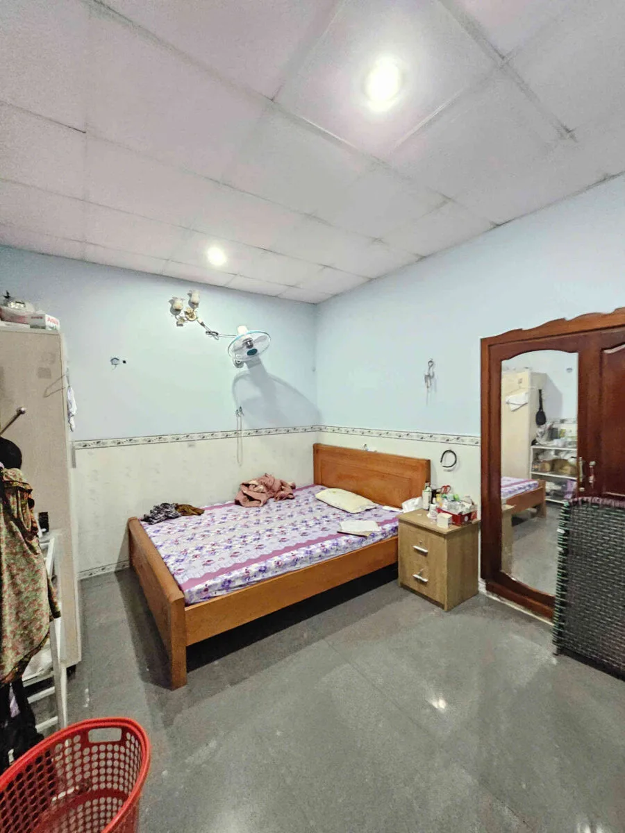 Bán nhà cấp 4 (5.3×17.2m), mặt tiền Phan Đăng Lưu gần Vincom 550 (Thổ cư 100%)