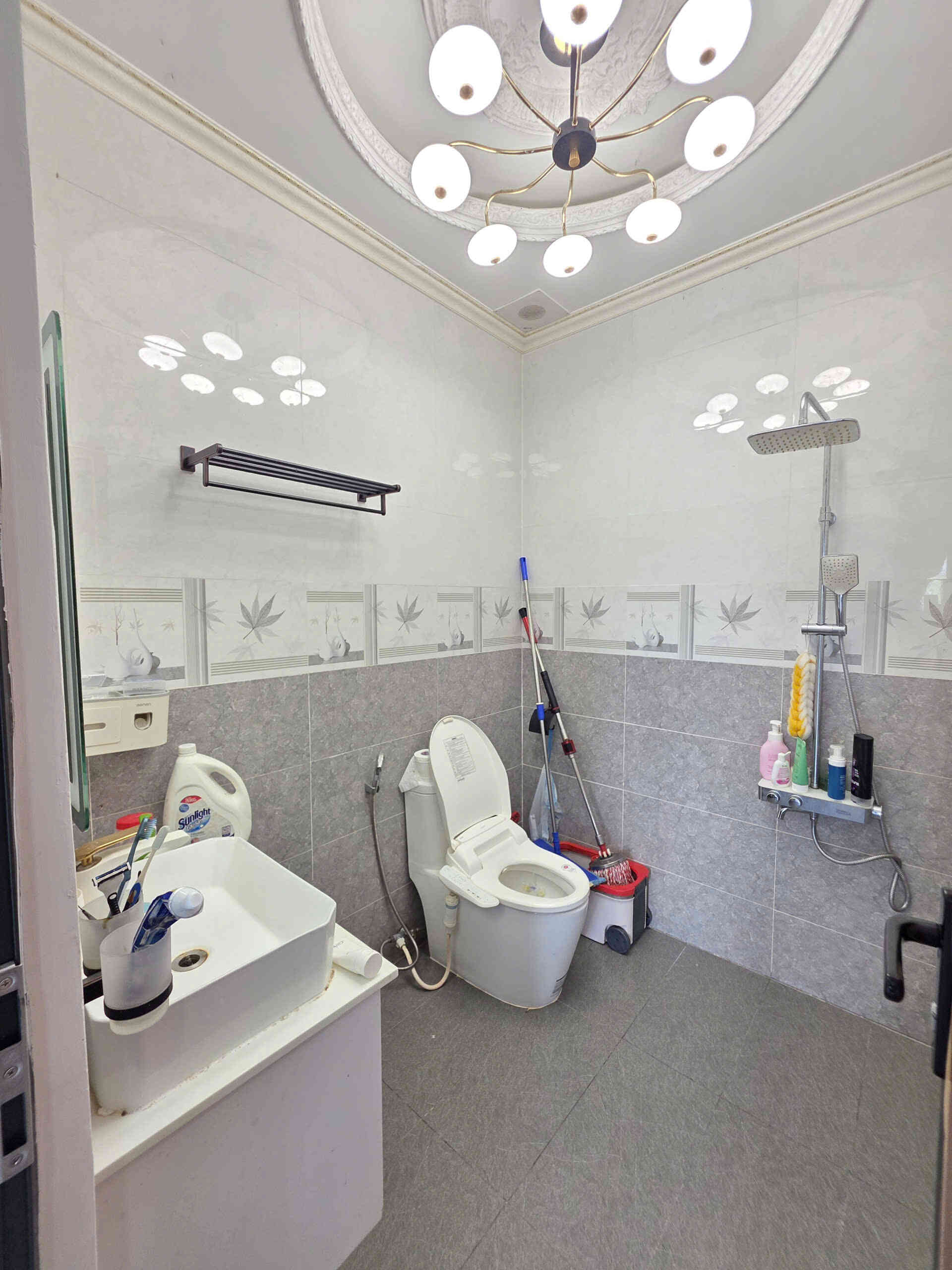 Bán nhà 1T2L 5x33m, mặt tiền Hùng Vương gần trường cấp 1,2