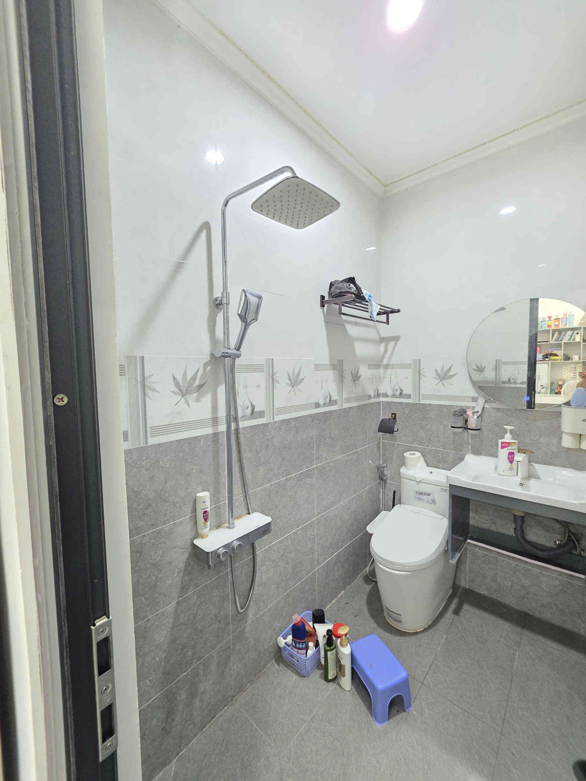 Bán nhà 1T2L 5x33m, mặt tiền Hùng Vương gần trường cấp 1,2