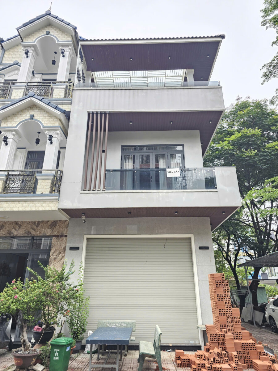 Bán nhà mới kế công viên 1T2L 5.5x15m, đường N3 KDC Phú Gia Huy (Không vướng cống, tủ điện)