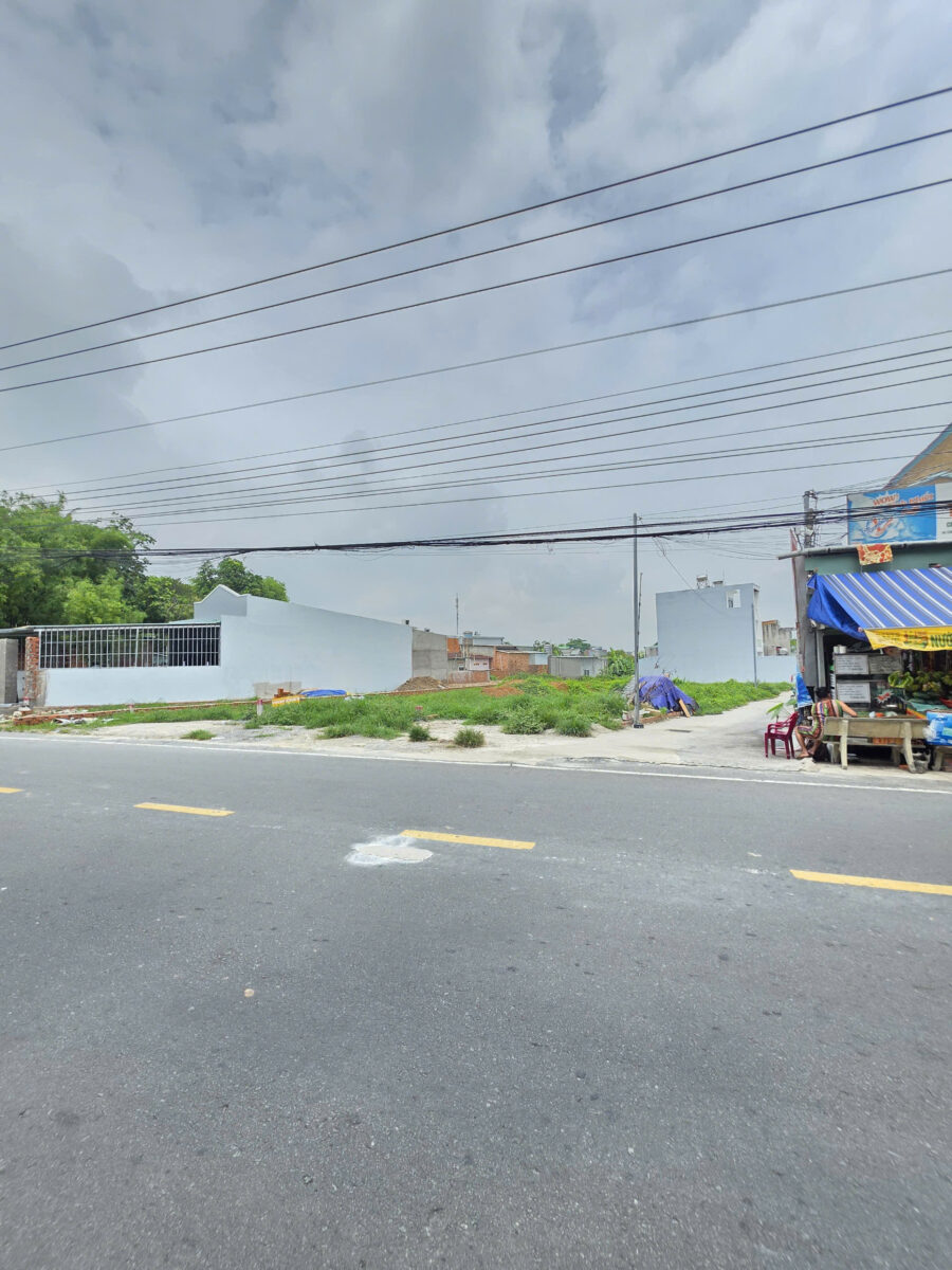 Bán lô góc 4.5x22m, mặt tiền Nguyễn Hữu Cảnh gần siêu thị Aeon Mall Bình Dương