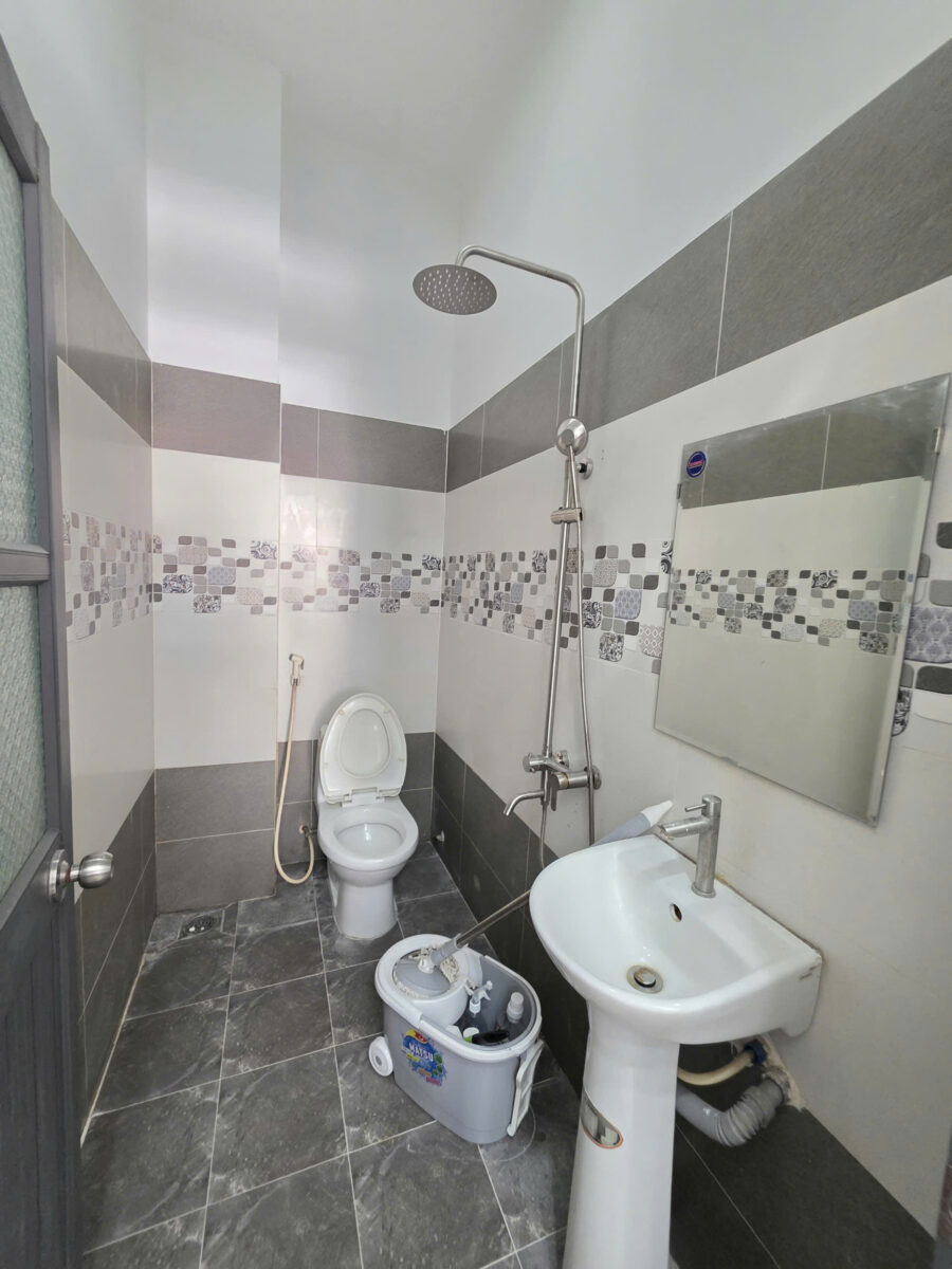 Bán nhà mới 1T1L 4.5x18m hoàn công, hẻm Bùi Hữu Nghĩa p. Tân Hạnh, full nội thất