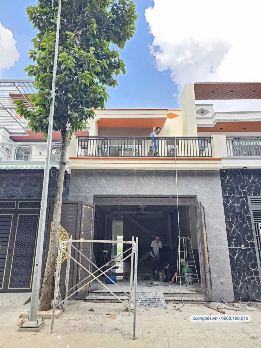 Bán nhà mới 1T1L 5x20m, đường D4 KDC Hội Nghĩa, full nội thất (không vướng cống, tủ điện)