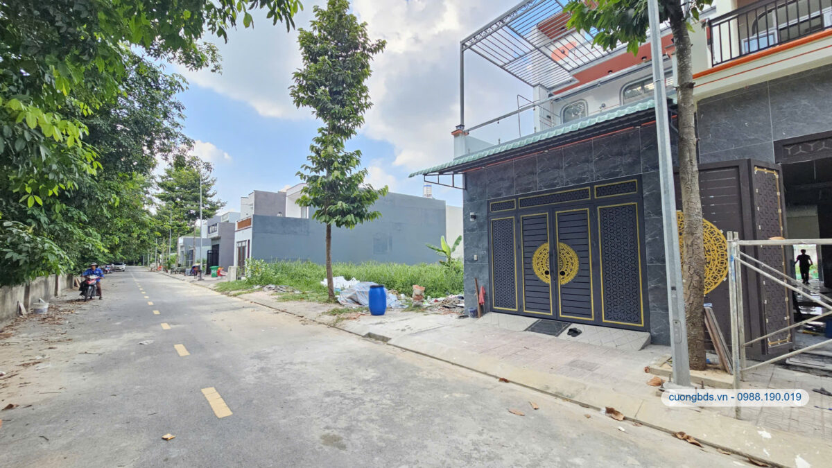 Bán nhà mới 1T1L 5x20m, đường D4 KDC Hội Nghĩa, full nội thất (không vướng cống, tủ điện)