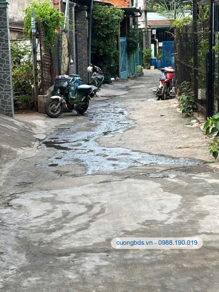 Bán nhà cấp 4 (6.3×16.7m), hẻm ĐT.747B gần tổ hợp giáo dục FPT