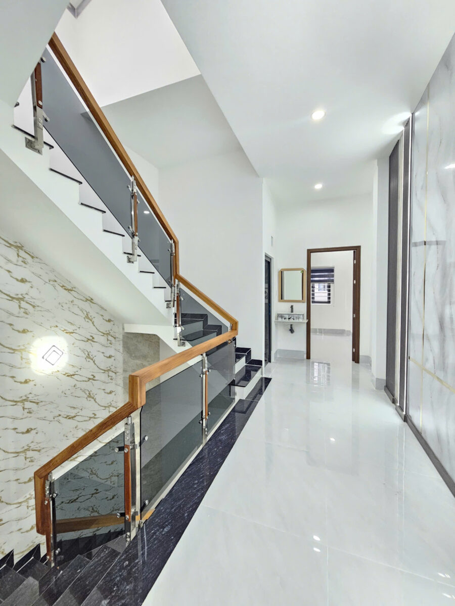 Bán nhà mới 1T2L 4x15m, đường D3 KDC Phú Hồng Đạt, full nội thất (Hoàn công)