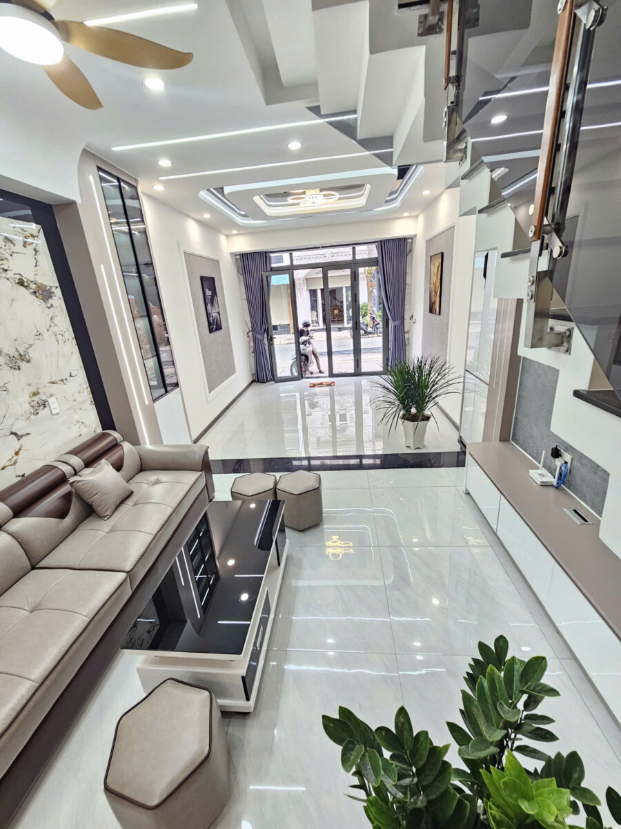 Bán nhà mới 1T2L 4x15m, đường D3 KDC Phú Hồng Đạt, full nội thất (Hoàn công)