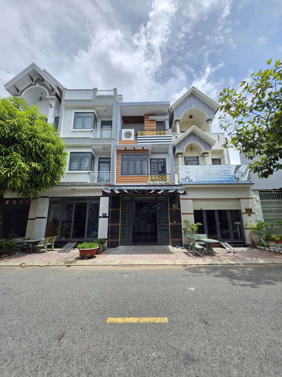 Bán nhà 1T2L 4.5x14m, đường D2 KDC Phú Hồng Thịnh 6 (Không vướng tụ điện)