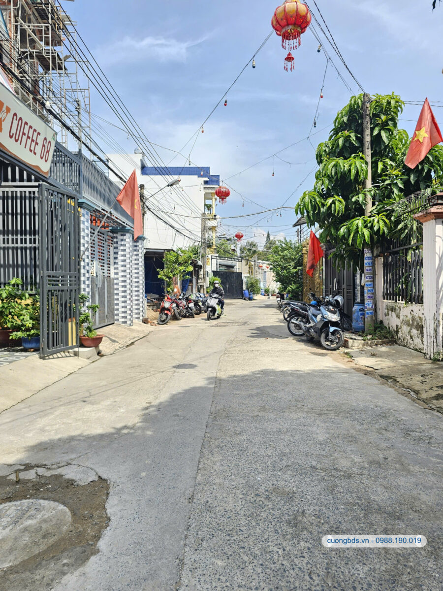 Bán nhà mới 1T2L 5x20m, hẻm Nguyễn Trung Trực gần chợ Dĩ An 1, full nội thất (Hoàn công)