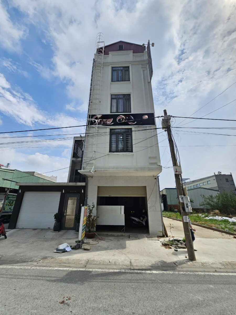 Bán nhà nghỉ 1T3L 5x30m, đường NA2 KDC Việt Sing kế cổng chung cư (thu nét 35tr/th)
