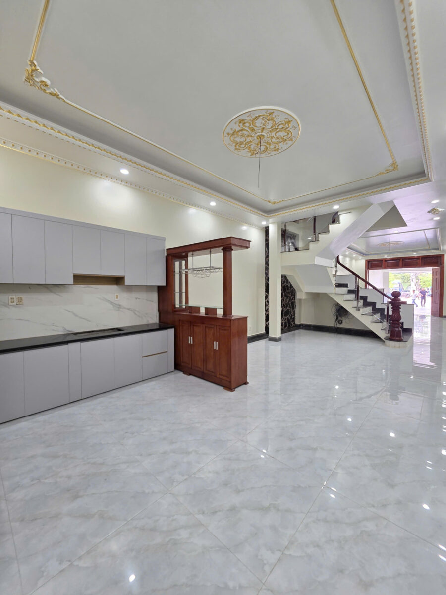 Bán nhà 1T2L 5.4x32m, mặt tiền Nguyễn Thị Tươi p. Tân Bình