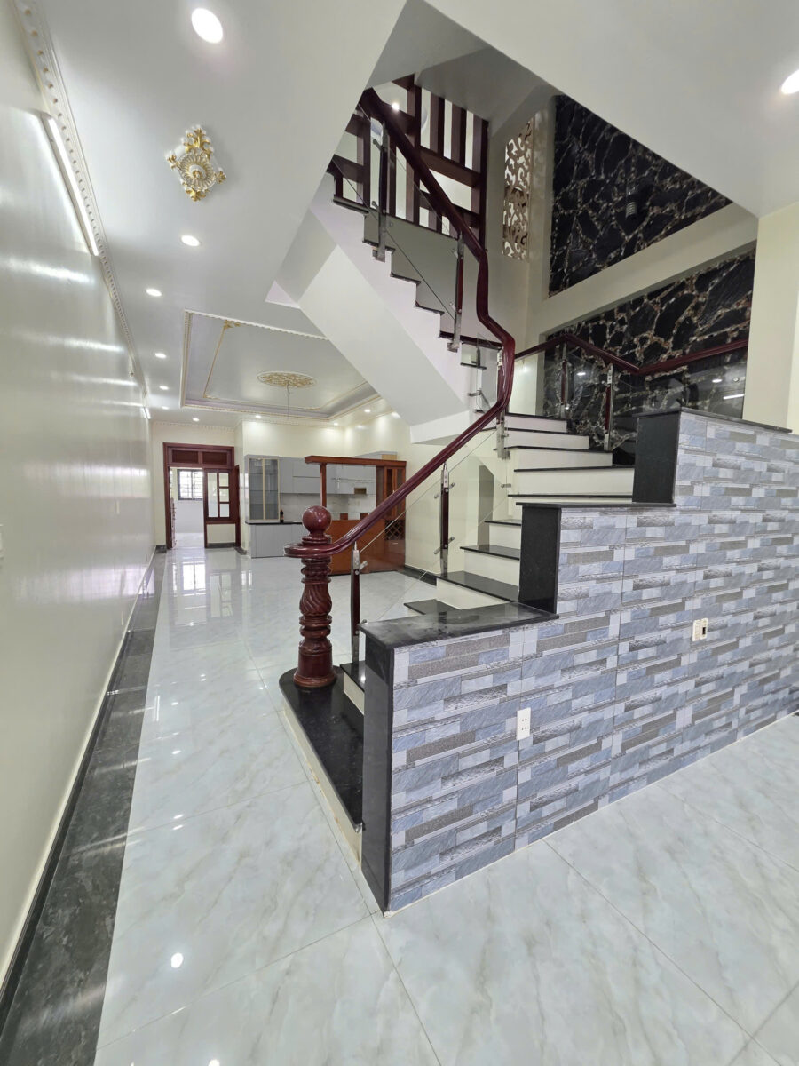 Bán nhà 1T2L 5.4x32m, mặt tiền Nguyễn Thị Tươi p. Tân Bình