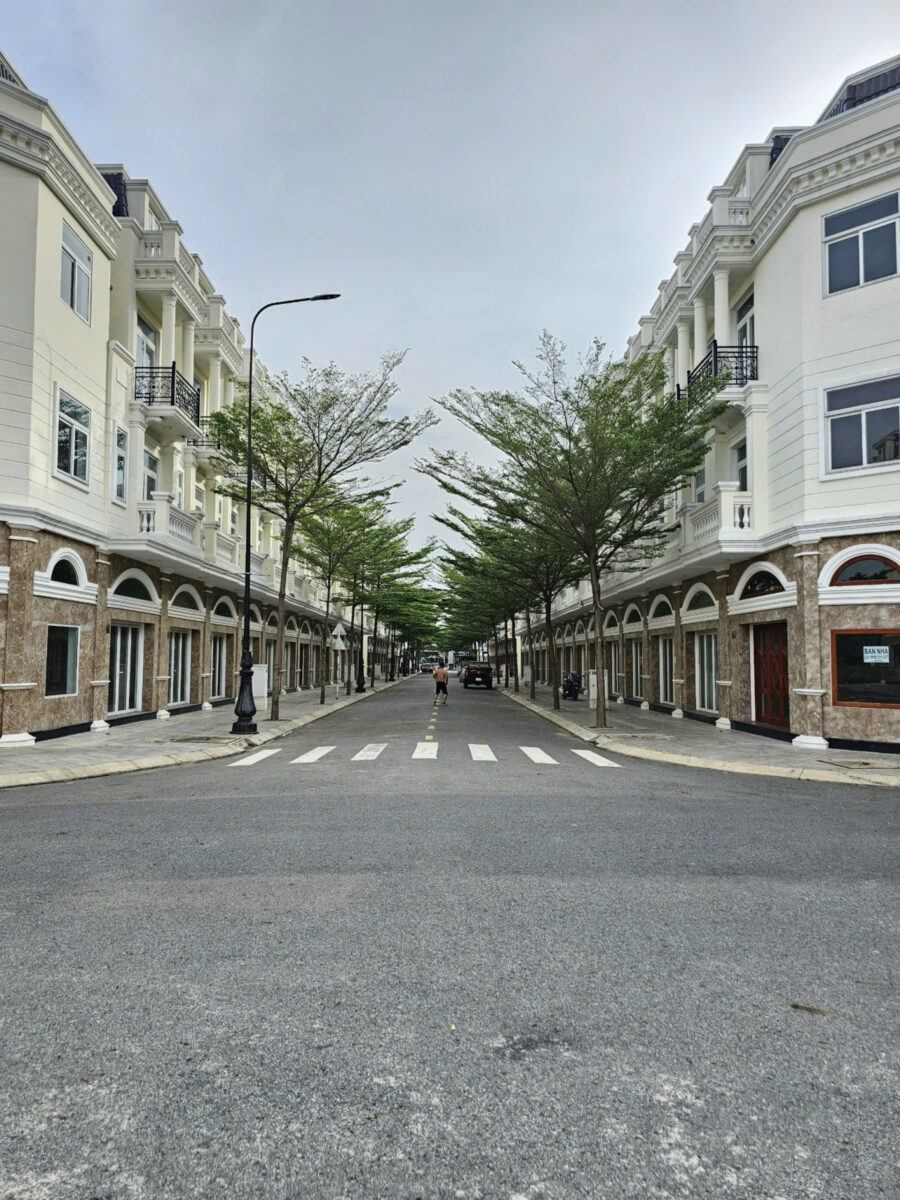 Bán nhà mới 1T2L 4.5x15m hoàn công, đường N1 KDC Icon Central (Trục chính)