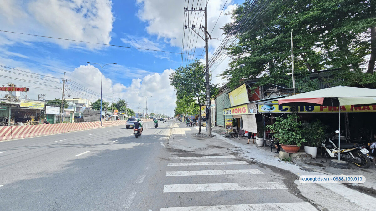 Bán đất 22x238m, mặt tiền đường ĐT.743 gần vòng xoay An Phú (Sầm uất)