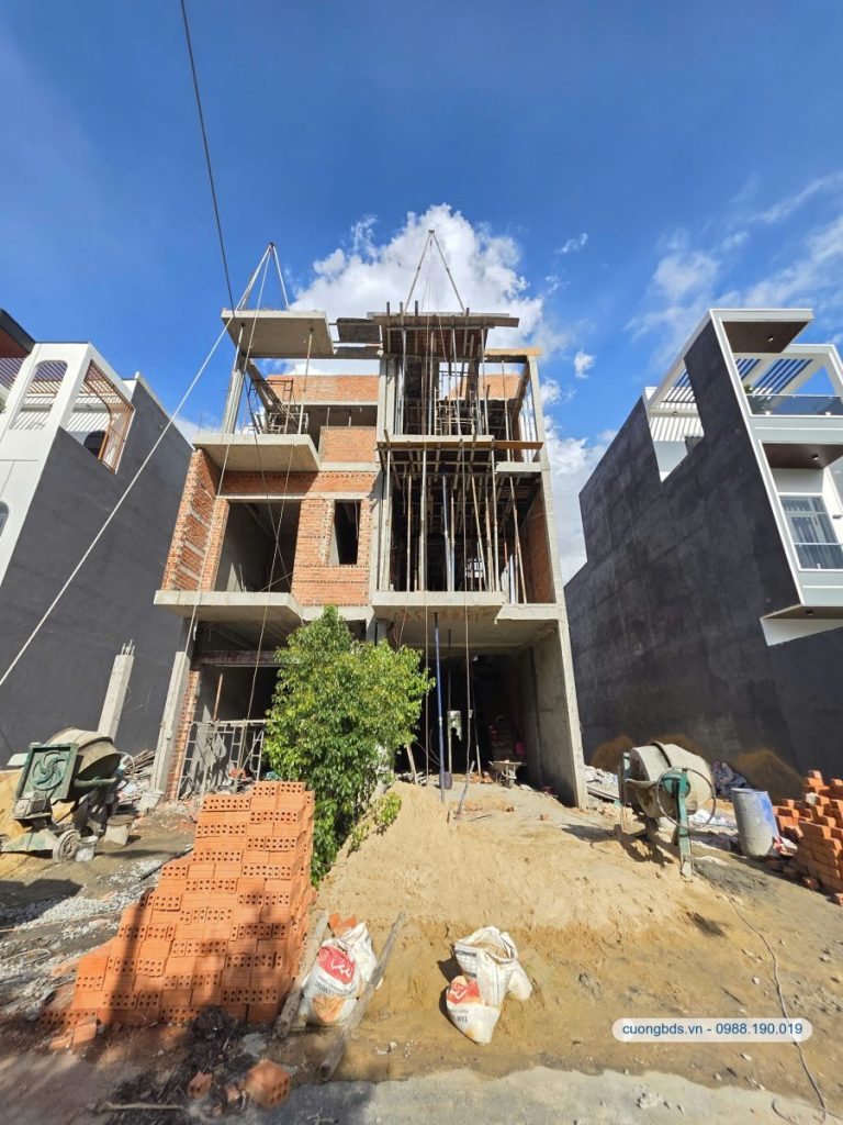 Bán nhà mới đang xây 1T2L 4.5x16m, đường D2 KDC Tuấn Điền Phát 1
