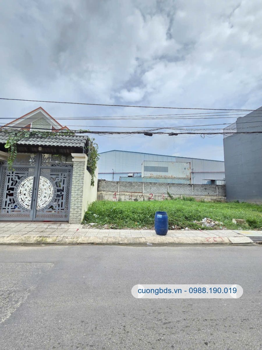 Bán đất 5x17m, mặt tiền đường ĐT.743C gần chợ Khánh Long (kinh doanh nhỏ)