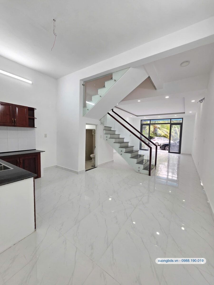 Cho thuê nhà 1T1L 5x12m, đường D2 KDC Champaca gần làng đại học (khu khép kín)