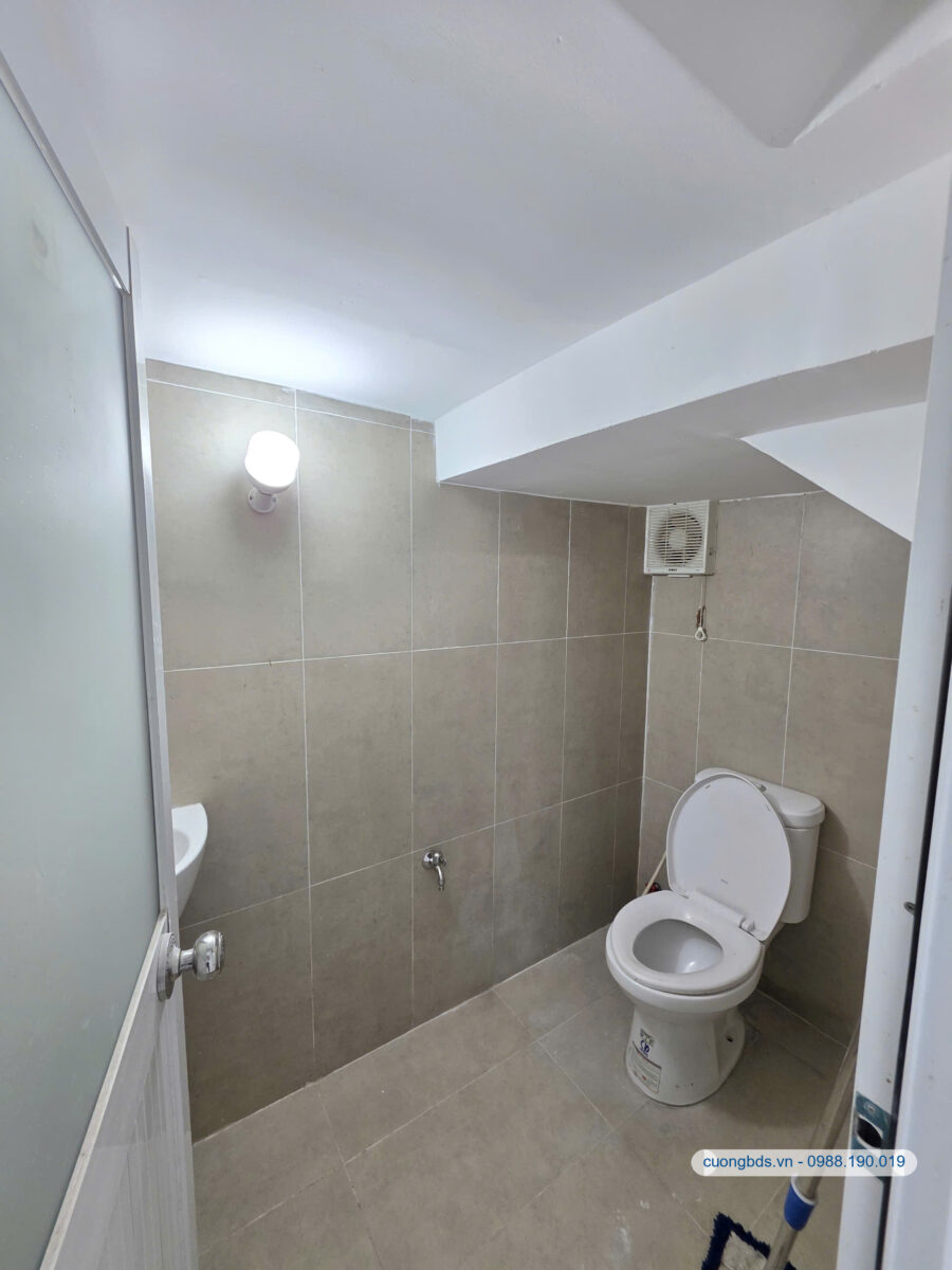 Cho thuê nhà 1T1L 5x12m, đường D2 KDC Champaca gần làng đại học (khu khép kín)